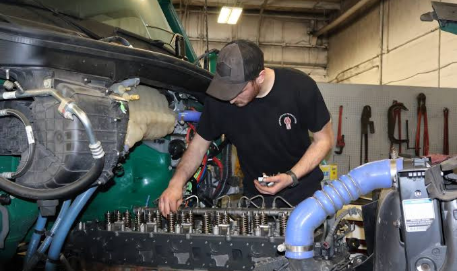 What Does a Diesel Truck Mechanic Do