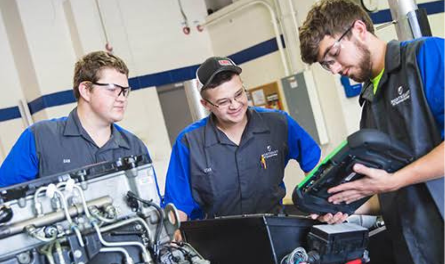 What Is a Heavy Duty Diesel Mechanic