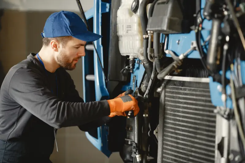 what does a diesel mechanic do